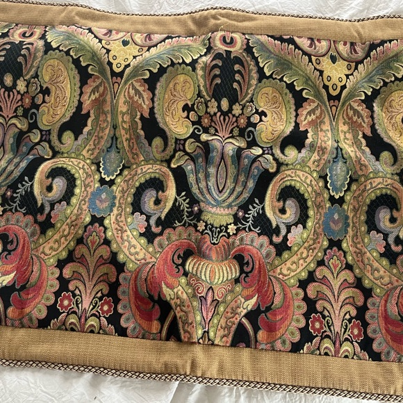 Newport Black/Gold/Multicolor Paisley King Comforter/Shams